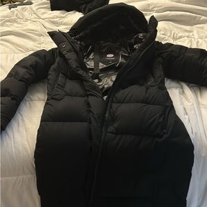 Black womens parka long Canada goose $1200 brand new I’ve only worn it once